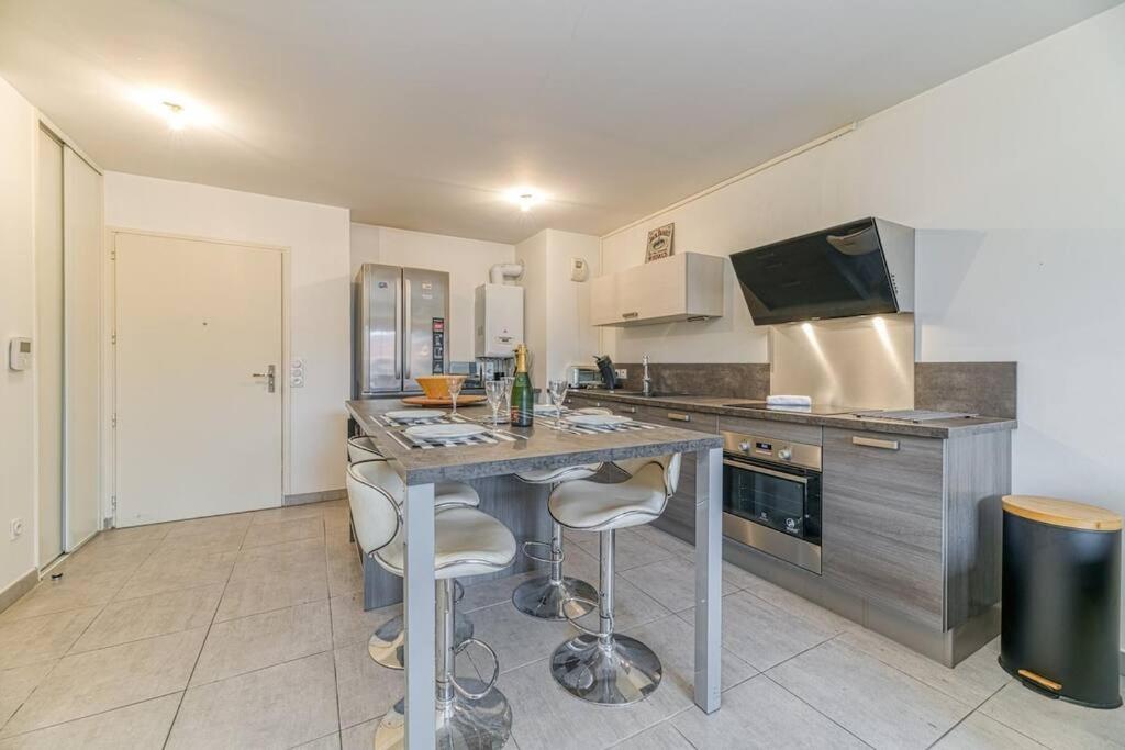 Bel Appartement-Garage Prive-Balcon-Wifi Fibre Rhut Dış mekan fotoğraf